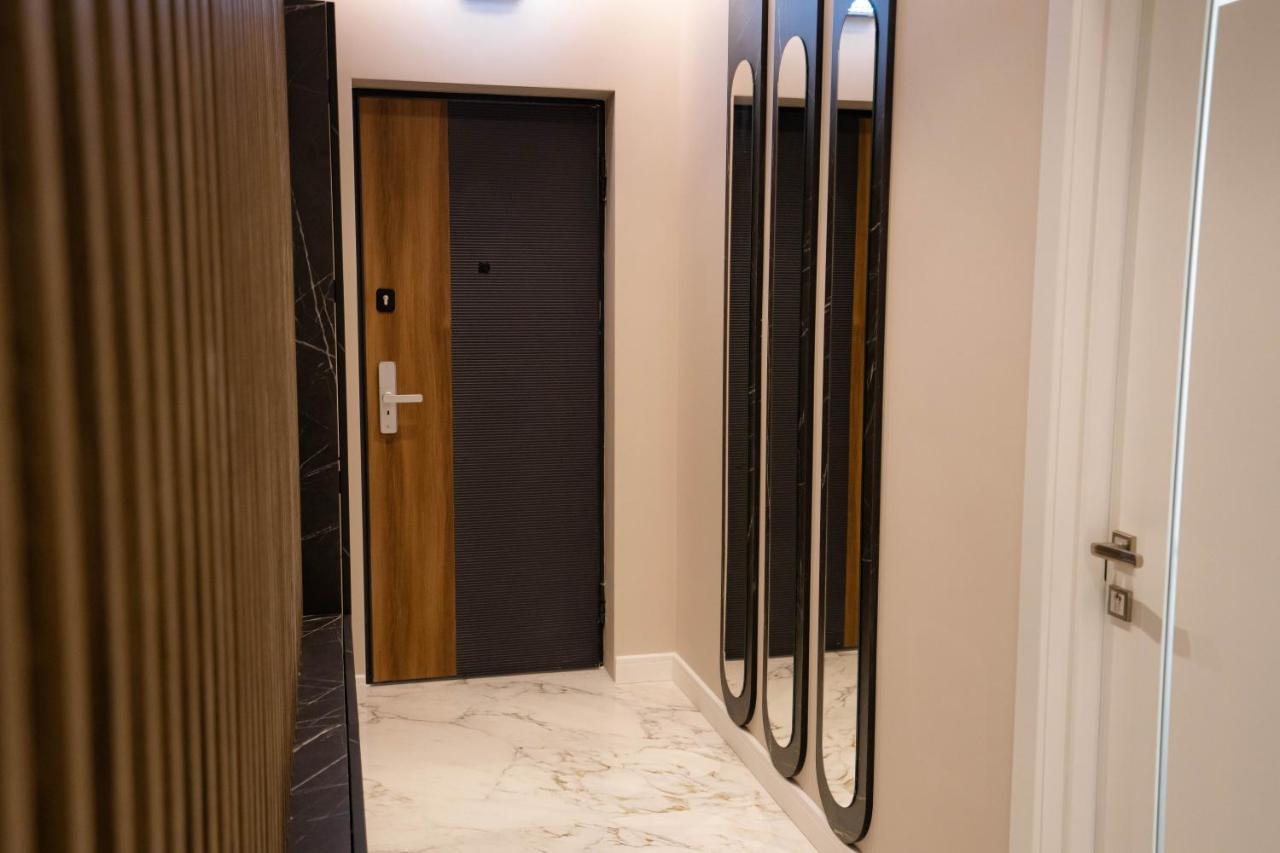 Deluxe Aparthotel Marwell Residence Suceava Exterior foto