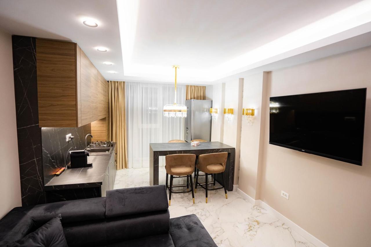 Deluxe Aparthotel Marwell Residence Suceava Exterior foto