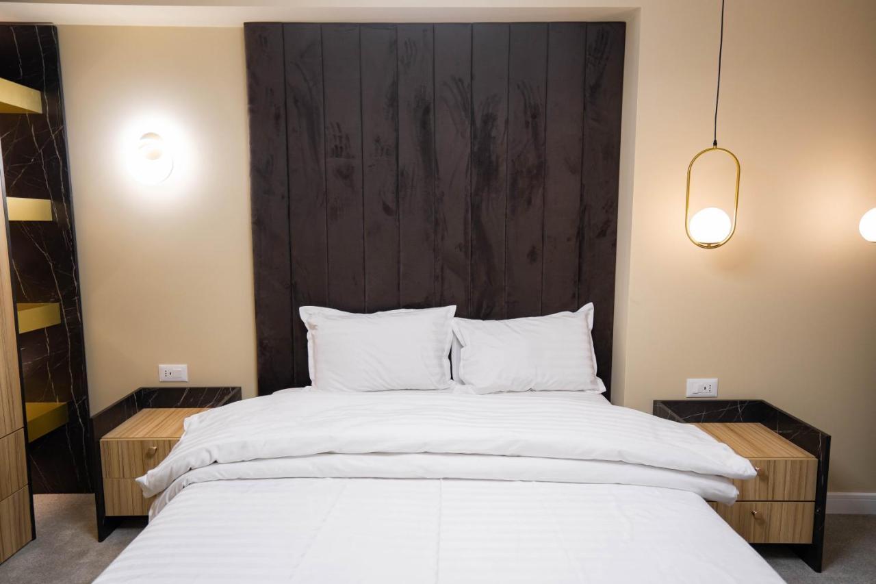 Deluxe Aparthotel Marwell Residence Suceava Exterior foto