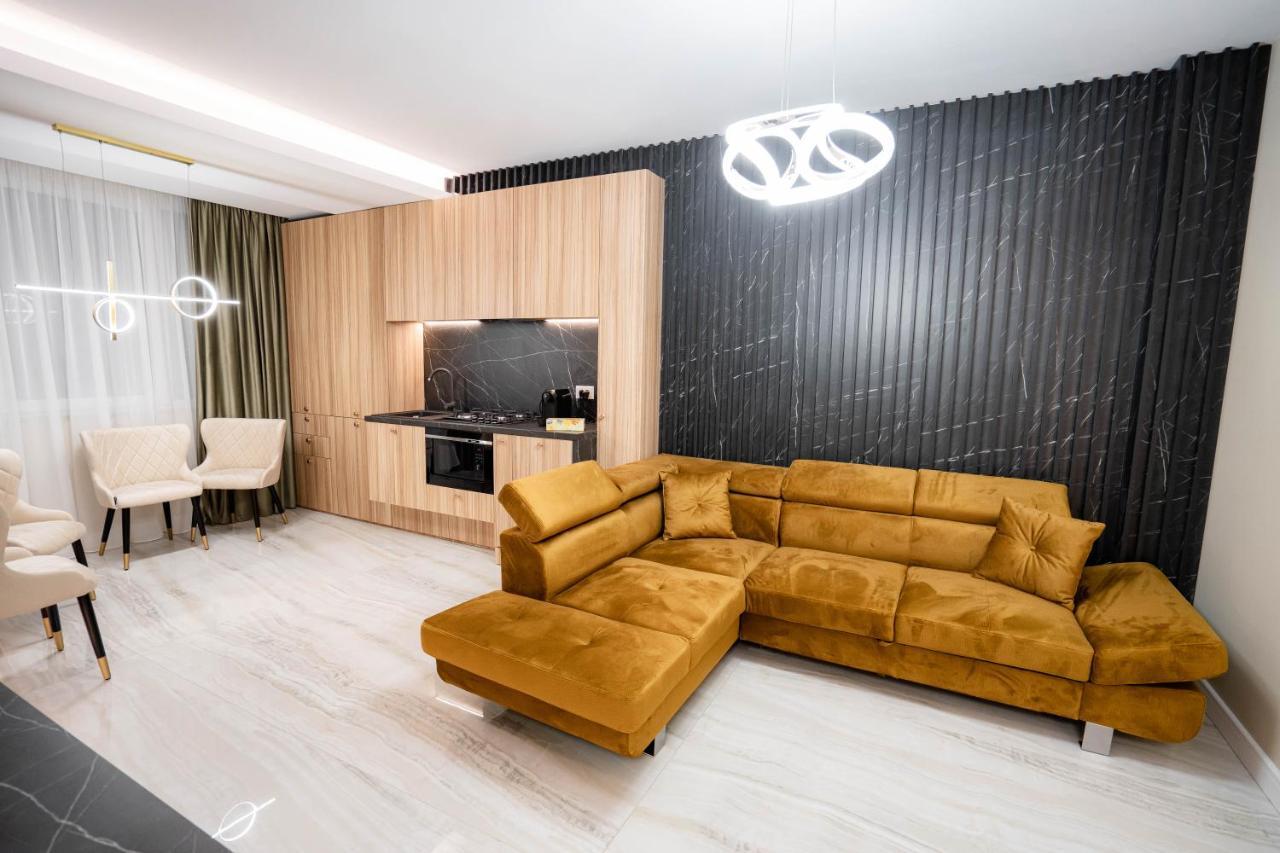Deluxe Aparthotel Marwell Residence Suceava Exterior foto