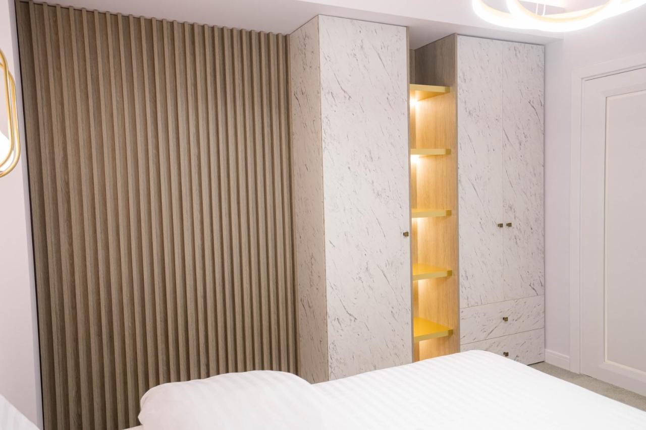 Deluxe Aparthotel Marwell Residence Suceava Exterior foto