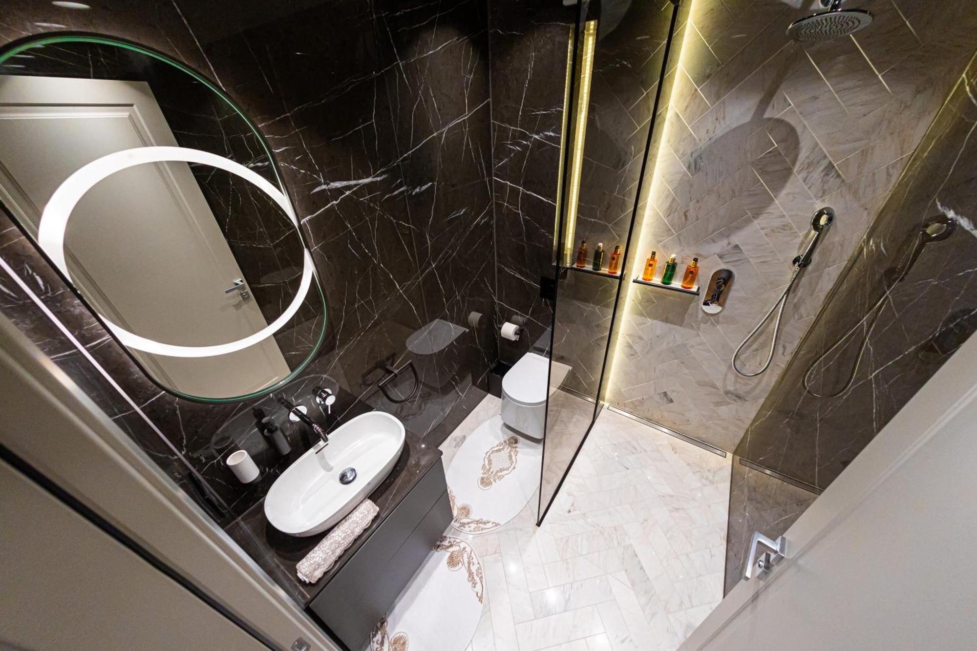 Deluxe Aparthotel Marwell Residence Suceava Habitación foto